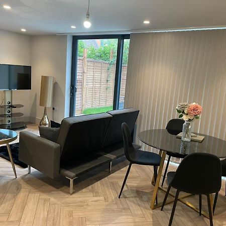 Wimbledon Luxury 3Bedroom Apartment Raynes Park Esterno foto